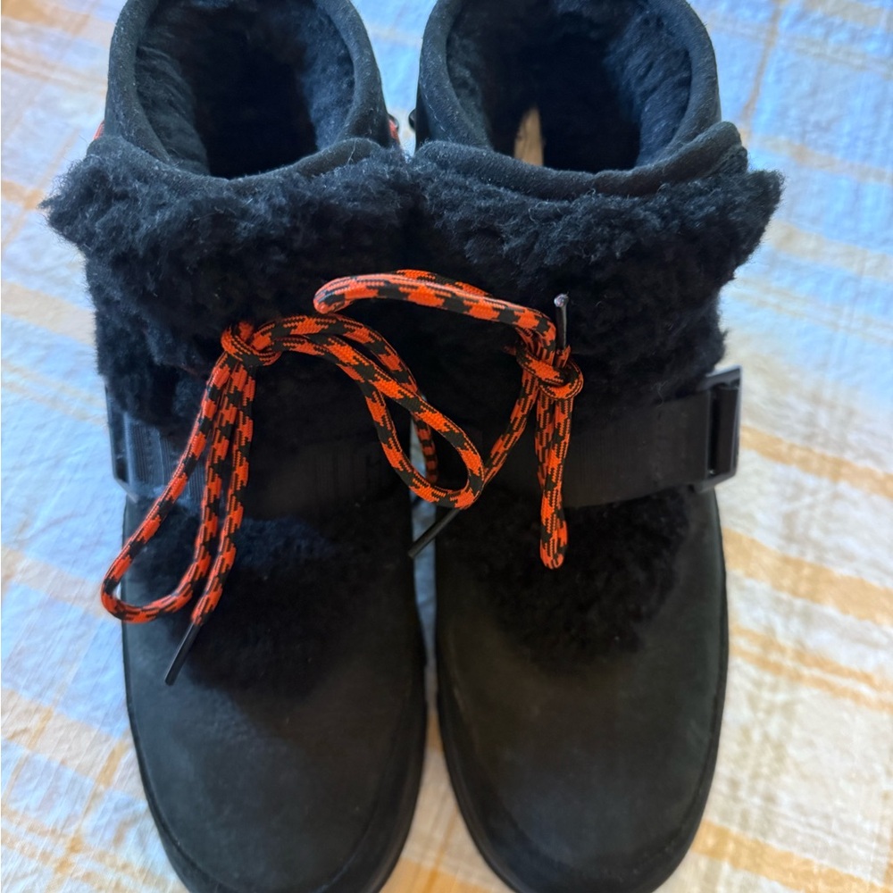 UGG Snow boots 7.5 Women’s black with red ties